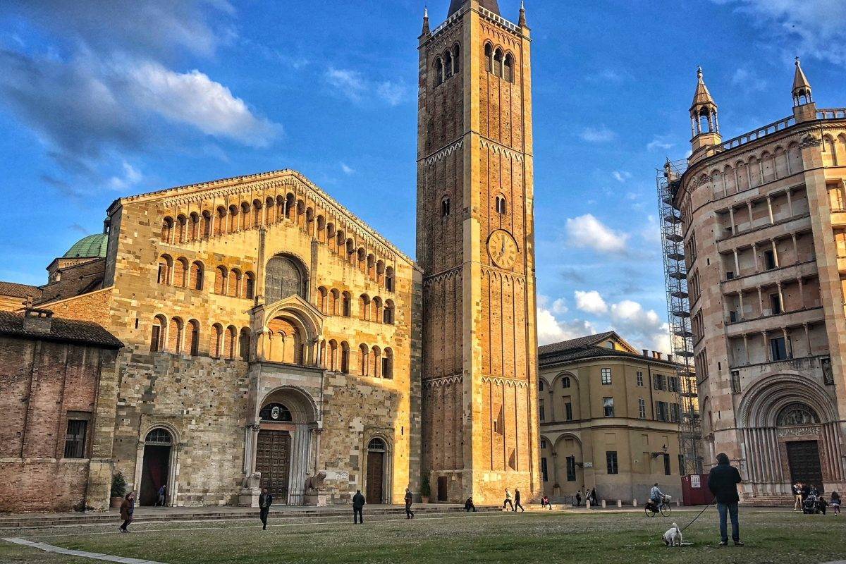 La piazza e il Duomo di Parma