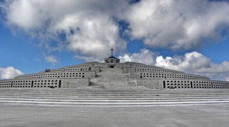 Al Sacrario del Monte Grappa