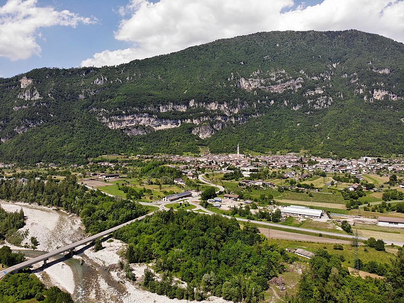 Panorama di Fonzaso, del ponte di Frassenè e del Monte Avena fotografati dal Monte Vallorca