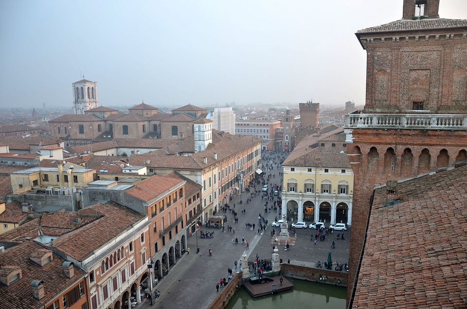 Visita a Ferrara. <br> La corte degli Estensi