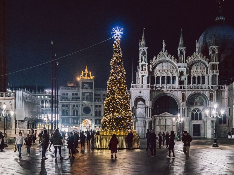 Il calore delle luci del Natale è a Venezia