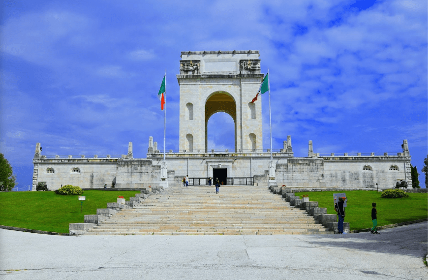 Sacrario Militare di As iago: l’itinerario ad anello partendo da Enego