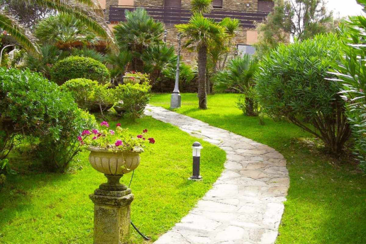 VERDE PRIMAVERA: COME CURARE IL GIARDINO