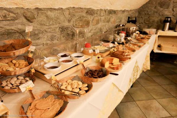agriturismo-colazione-aosta-1680A735E-D738-2712-3084-7C8D29AFA8BC